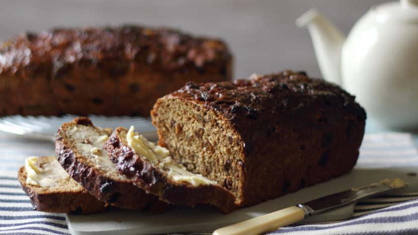 Tom Kerridge's banana bread recipe - BBC Food