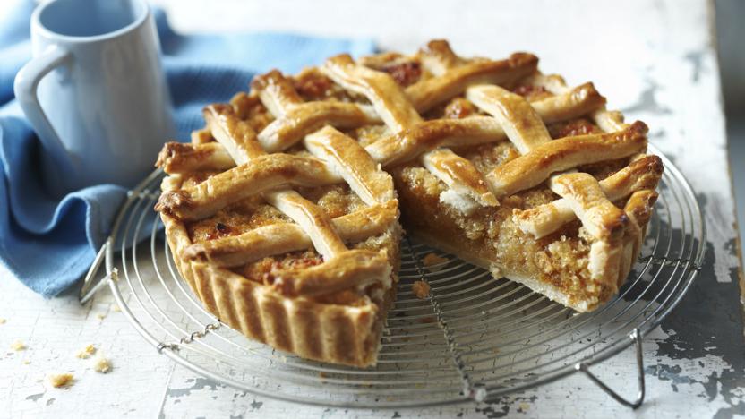 Mary Berryâ€™s treacle tart with woven lattice top