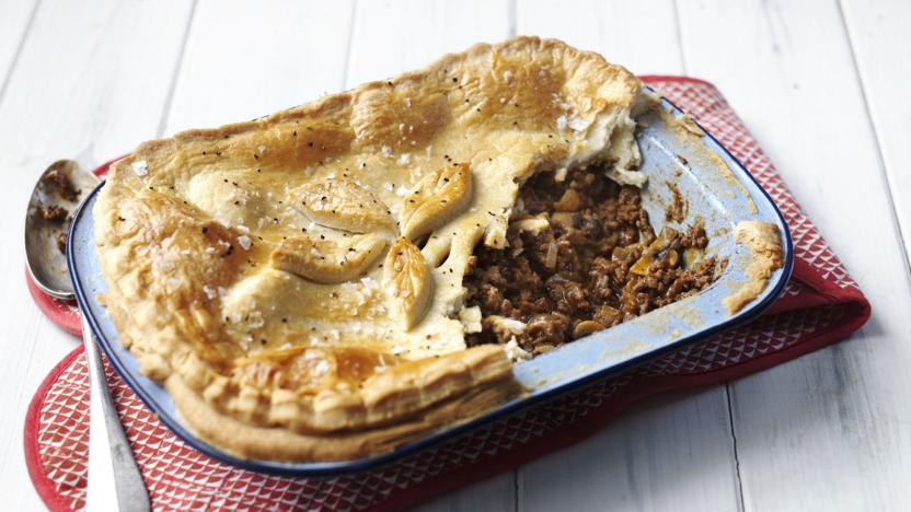 Easy Homemade Vegetarian Mince and Onion Pie