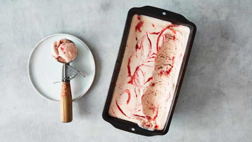 No-churn strawberry ice cream