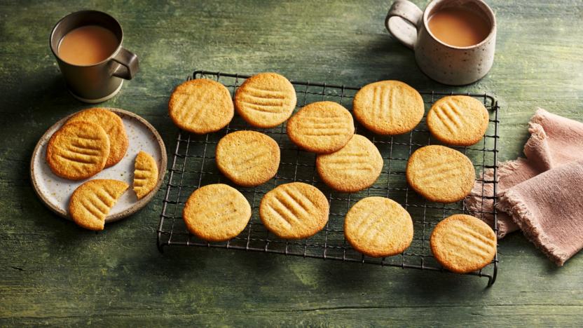 Easy ginger biscuits recipe - BBC Food