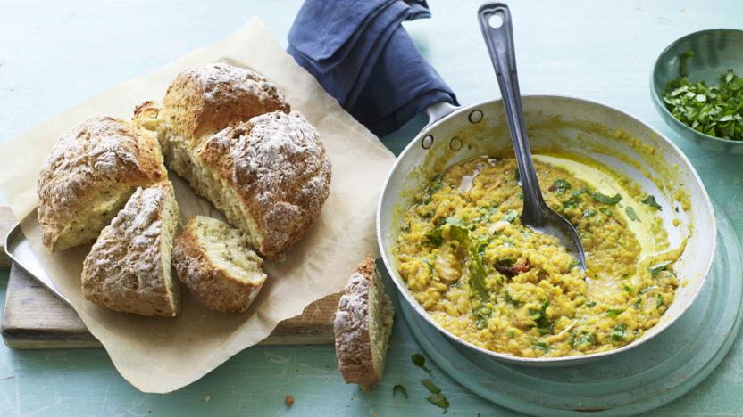 Nadiya's lentil soup and soda bread 