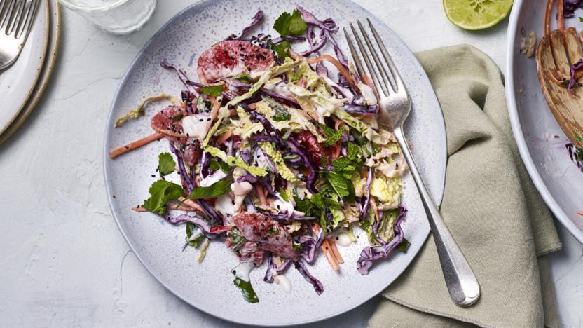 Red cabbage salad