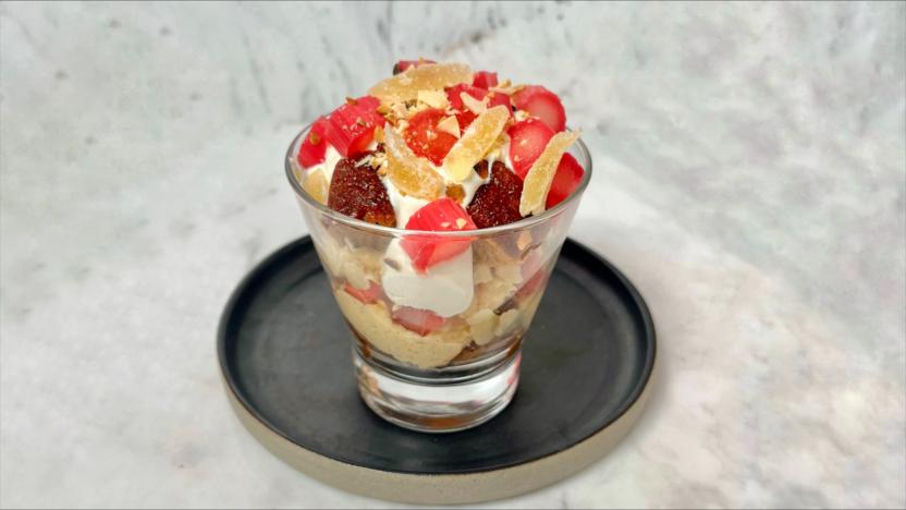 Rhubarb and ginger trifle