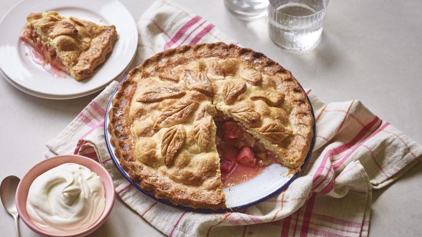 Rhubarb plate pie with brandy cream 