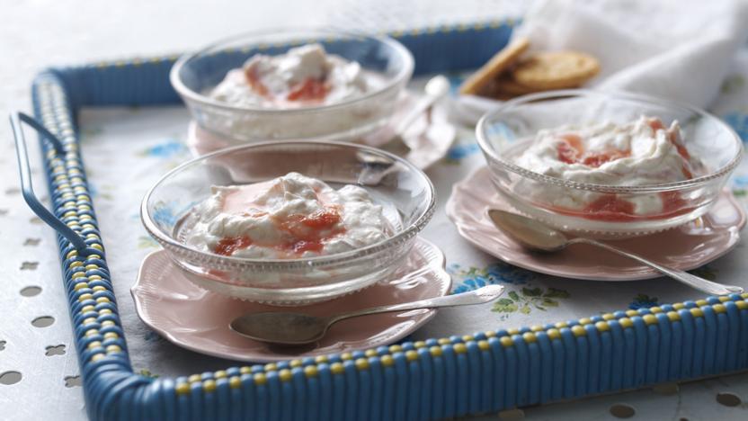 Rhubarb fool recipe - BBC Food