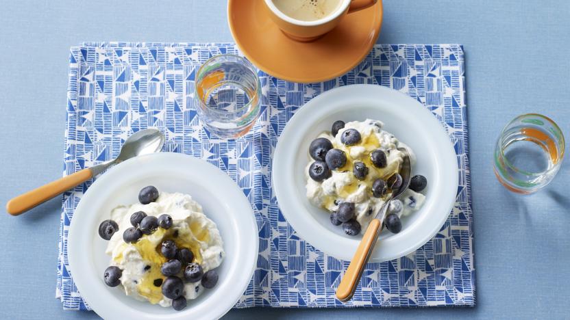 Ricotta pots with blueberries