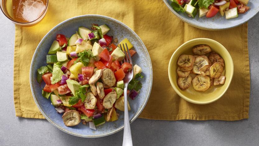 Rainbow salad with plantain chips