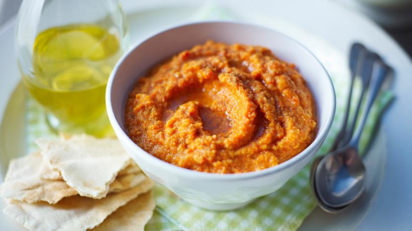 Roasted red pepper hummus