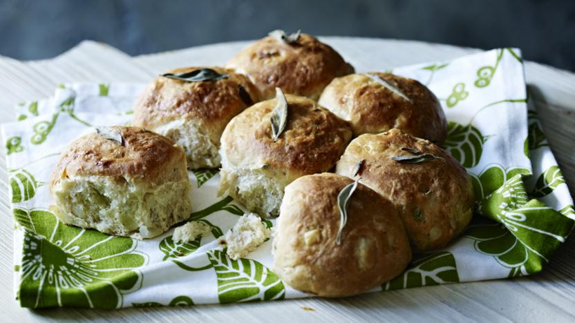 Sage and onion tear and share bread