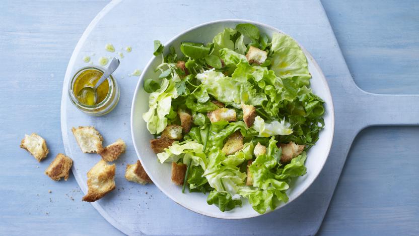 Salad verte with croûtons