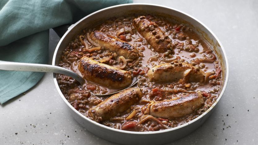 https://ichef.bbci.co.uk/food/ic/food_16x9_832/recipes/sausage_and_lentil_stew_90967_16x9.jpg