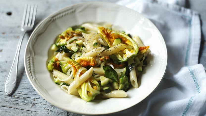 Penne with courgette flowers