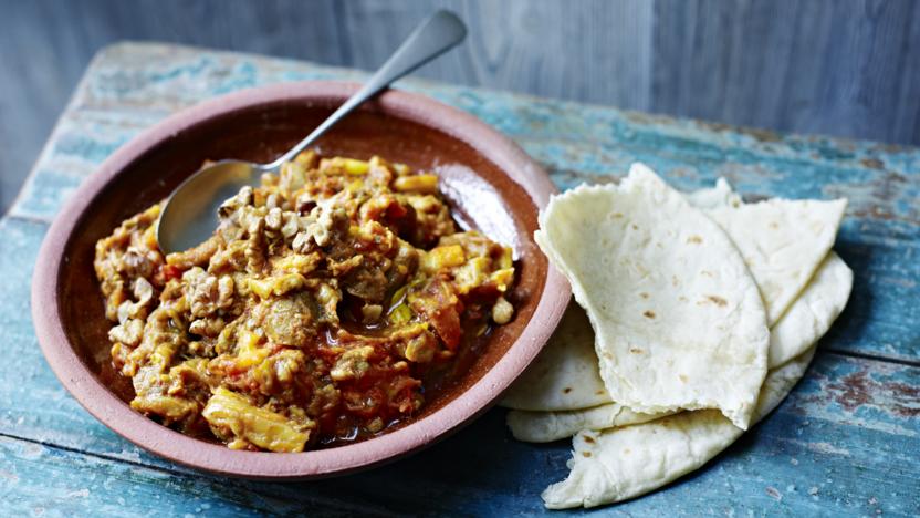 Smoked aubergines with garlic (mirza ghasemi)