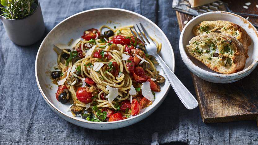 Spaghetti puttanesca recipe - BBC Food