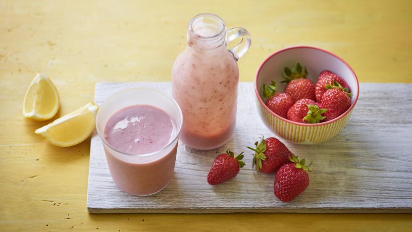 Strawberry and banana smoothie recipe - BBC Food
