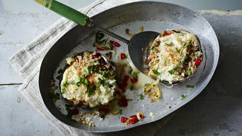 Stuffed Portobello mushrooms with blue cheese 