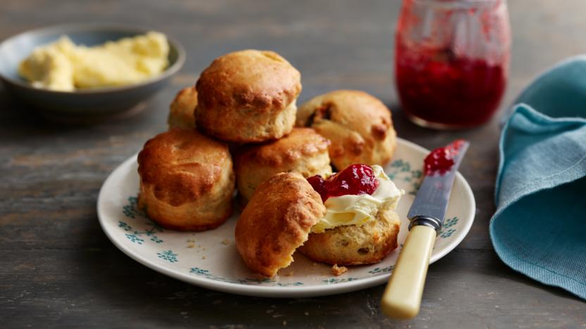 Sultana scones