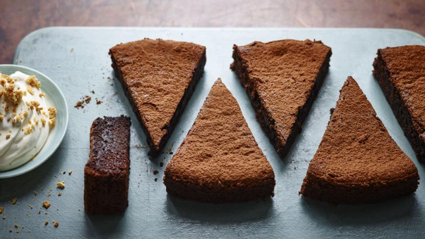 Melt in the middle chocolate cakes recipe - BBC Food