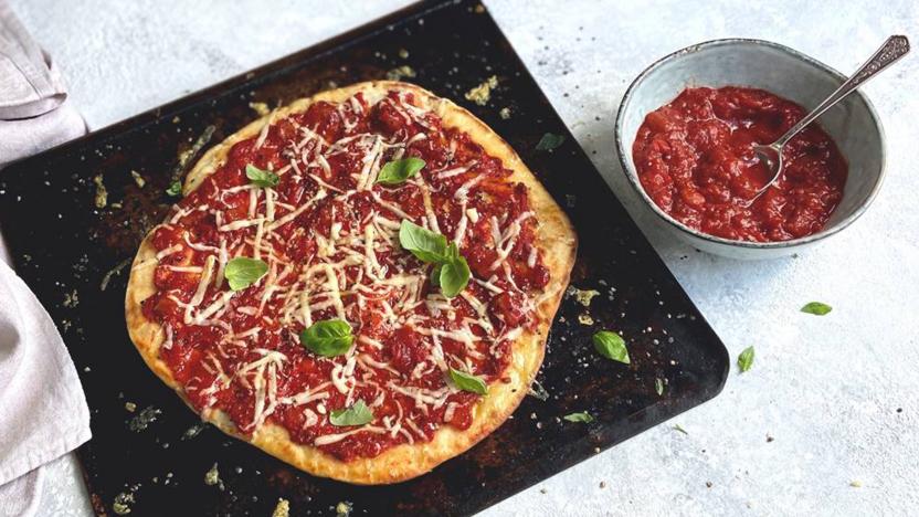 Pizza sauce recipe - BBC Food