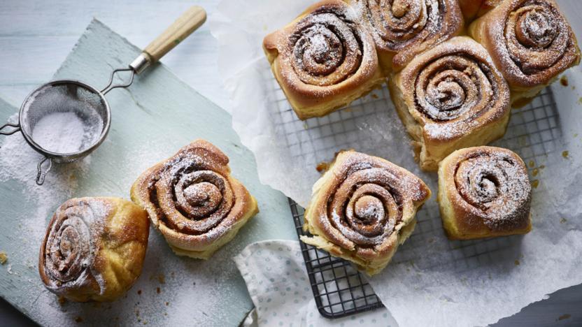 Vegan cinnamon buns