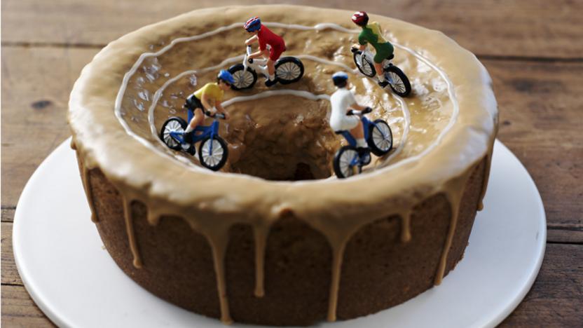 Bicycle Theme Birthday Cake | bakehoney.com
