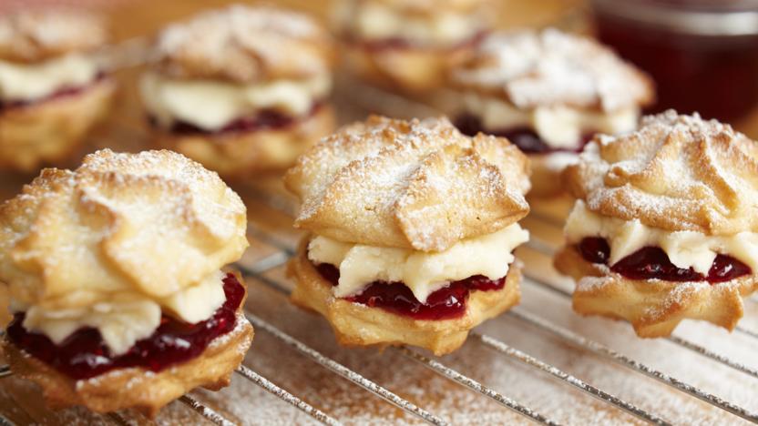 Viennese whirl biscuits