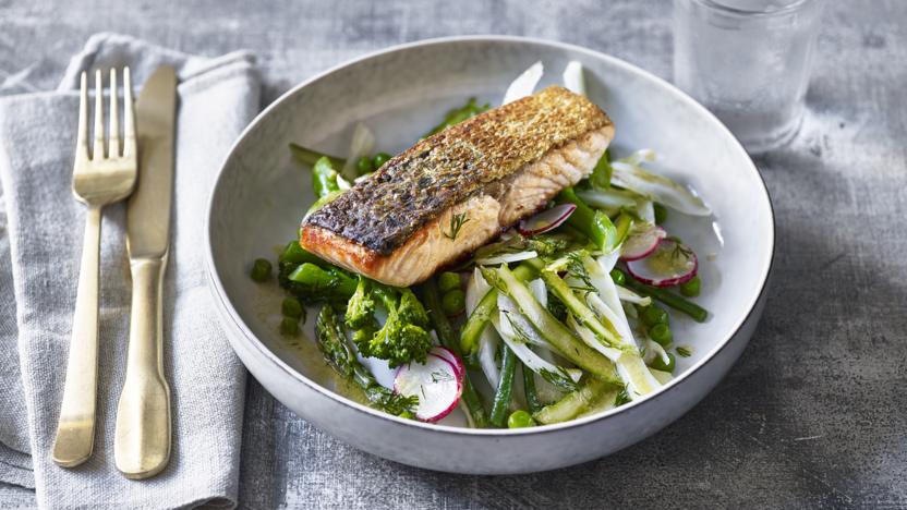 Crispy salmon salad