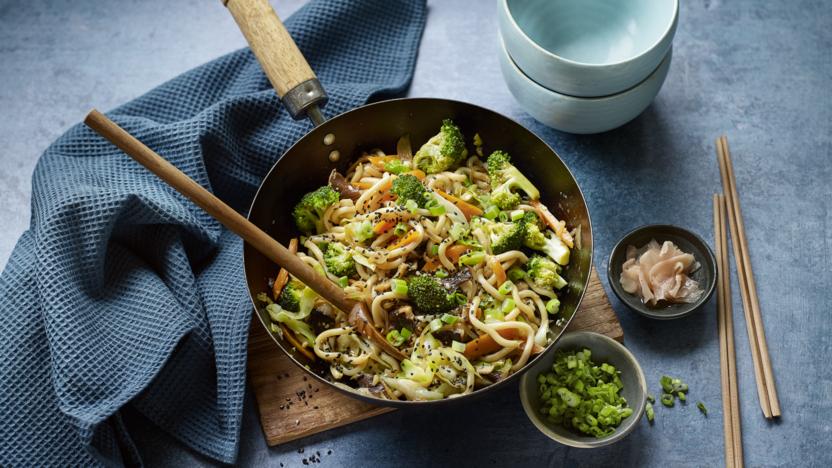 jordnødder ting skrig Yaki udon noodles recipe - BBC Food