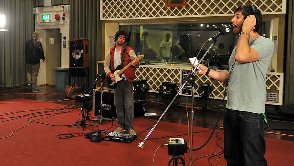 BBC Radio 1 - Fearne Cotton, Monday: Example in the Live Lounge ...