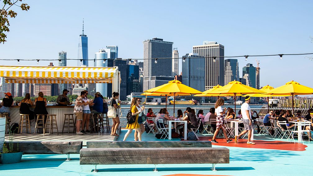 Zoonar GmbH/Alamy A sleek oyster bar, bike paths, meadows and gardens await those at Governors Island (Credit: Zoonar GmbH/Alamy)