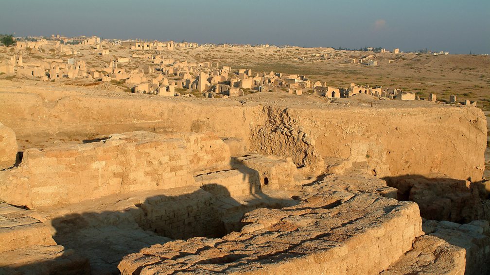 Alamy After more than three thousand years of mingling with sediment, the Tyrian purple found in Qatna’s royal tomb was still intensely colourful (Credit: Alamy)