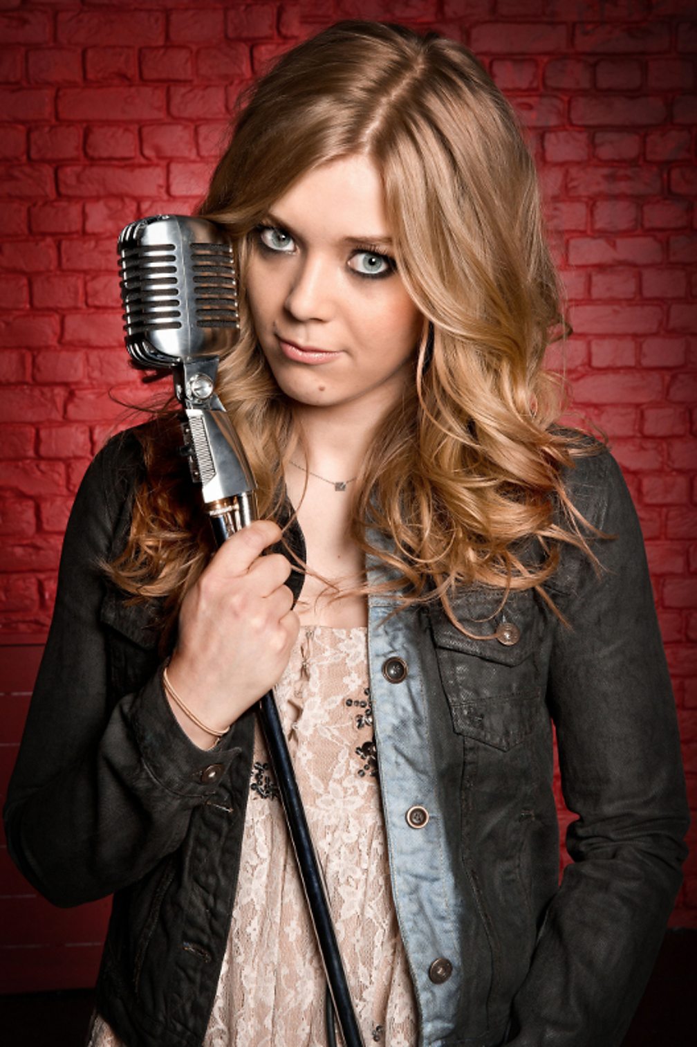 bbc-one-the-voice-uk-series-1-becky-hill
