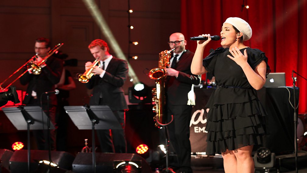 Dutch singer Caro Emerald will delight fans on the Red Button this week.