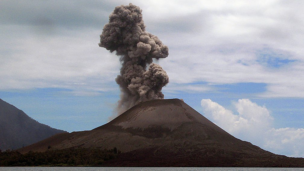 characteristics-of-volcanoes-volcanoes-ccea-gcse-geography