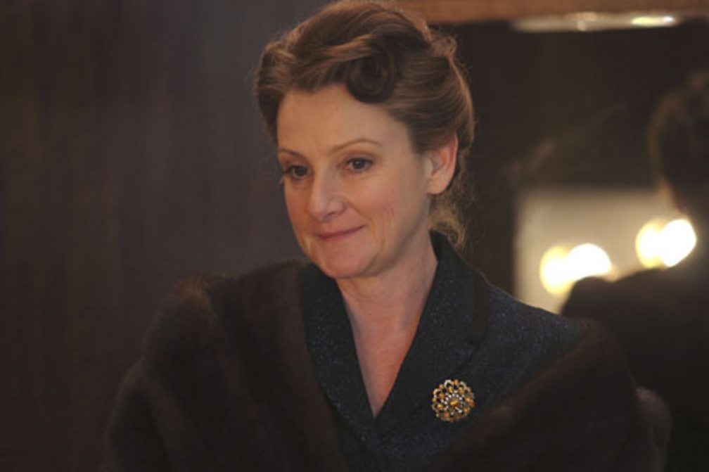 Lesley Sharp plays Shirley's mother, Eliza Jane. 