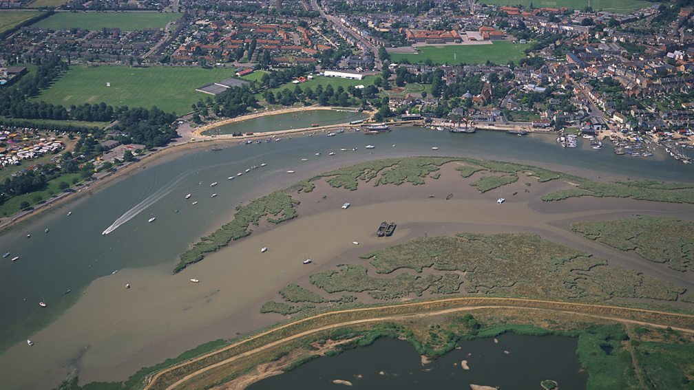 depositional-landforms-levees-floodplains-and-estuaries-river