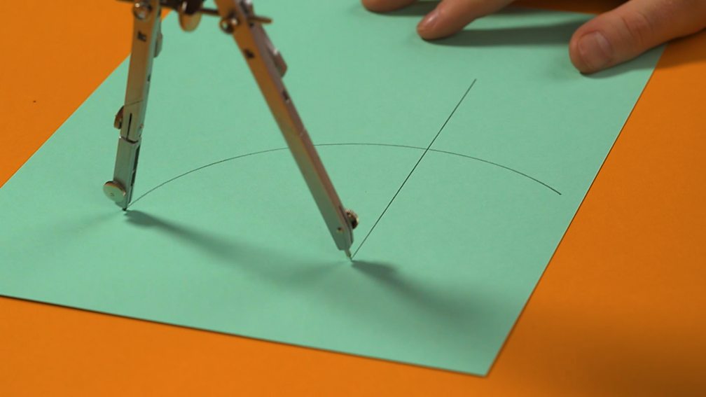 How to bisect lines and angles BBC Bitesize