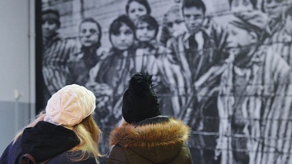 What is Holocaust Memorial Day? BBC Bitesize