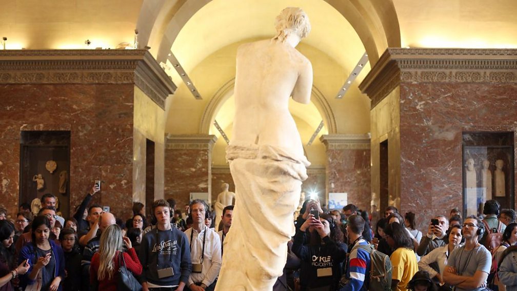 Four replicas of iconic landmarks around the world - BBC Bitesize