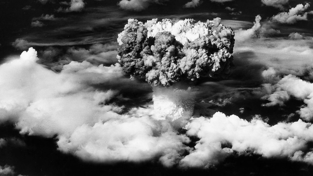 Night Waves Eric Schlosser, Richard II, Basil Bunting, Eleanor