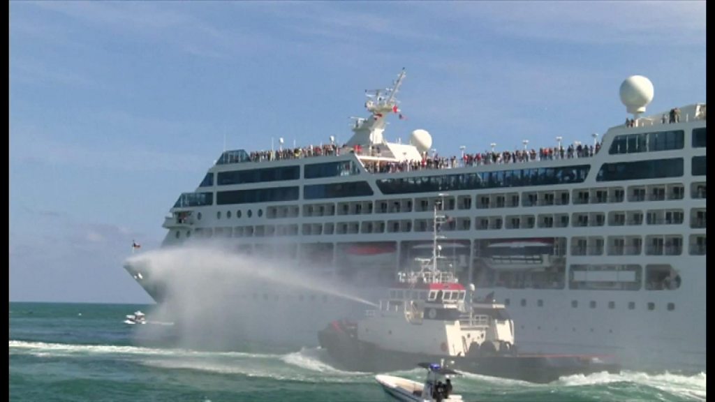 フロリダからキューバへ50数年ぶりの船旅 - BBCニュース