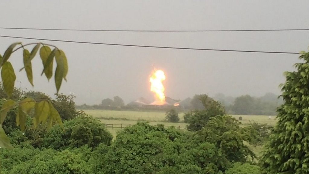 Lightning causes gas plant fireball in Oxfordshire BBC News