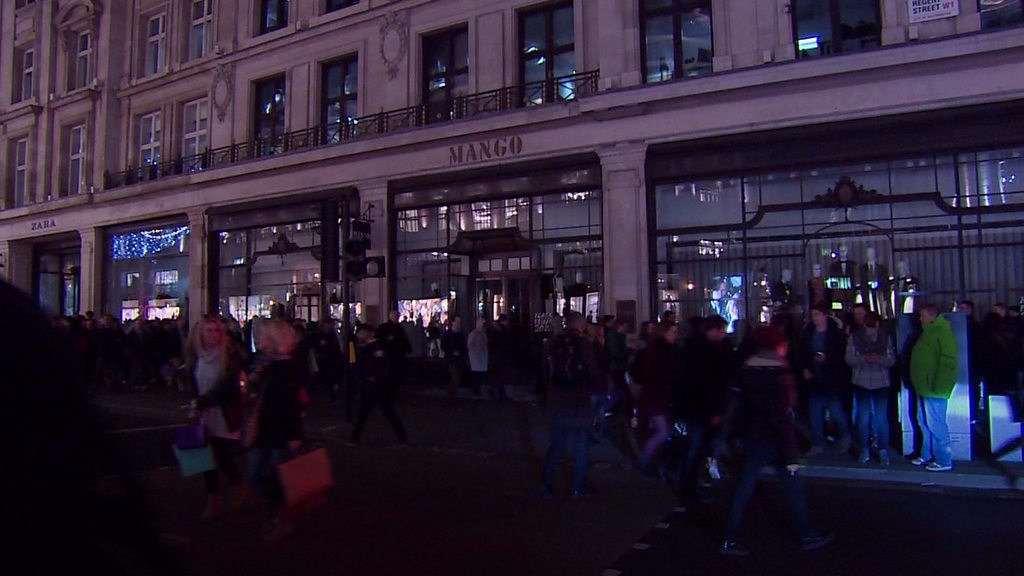 Blackout hits London's Soho on Black Friday BBC News
