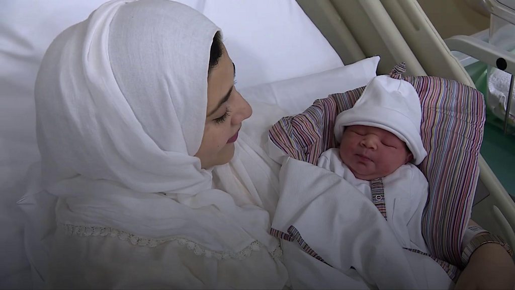 Woman has baby using ovary frozen in childhood BBC News