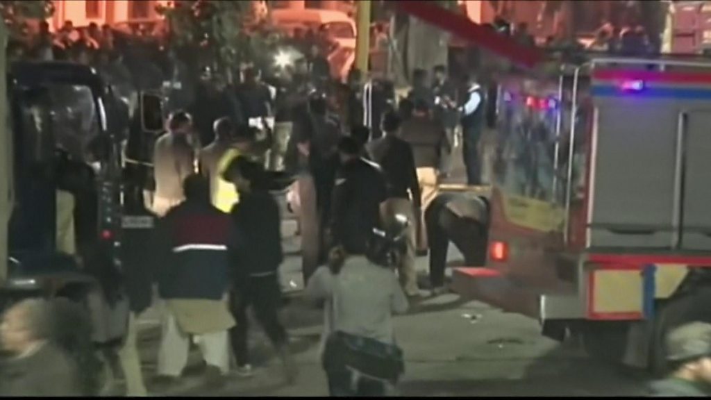 Lahore protest blast: 11 killed at Pakistan city rally - BBC News