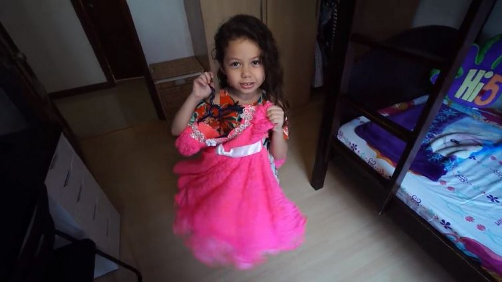 Нудизм　Дети girls little За кулисами детских конкурсов красоты в Азии - BBC News Русская служба