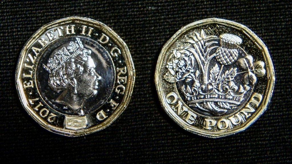 英国で新1ポンド硬貨 28日から流通開始 cニュース