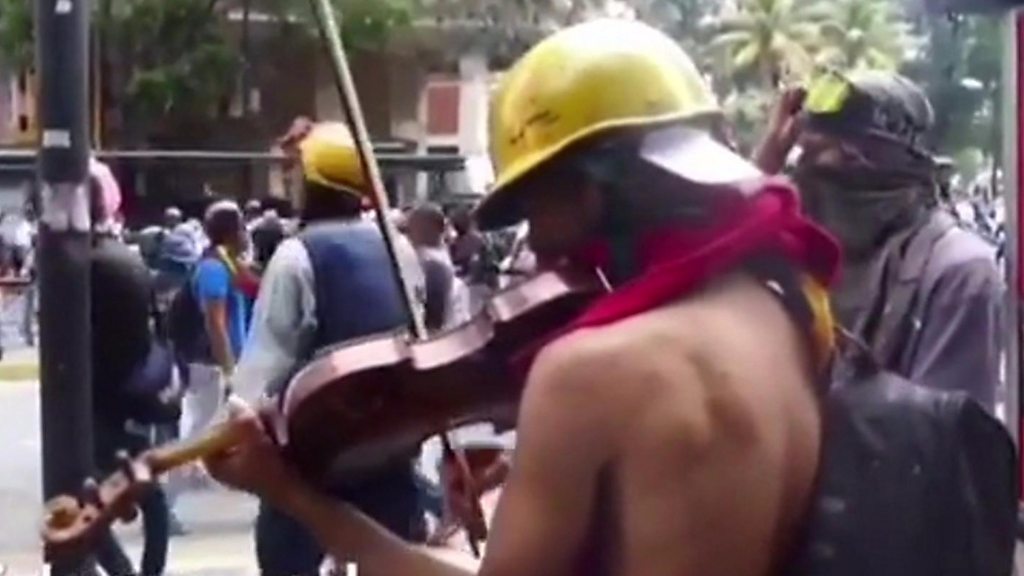 Venezuelan violinist Wuilly Arteaga hurt in protest