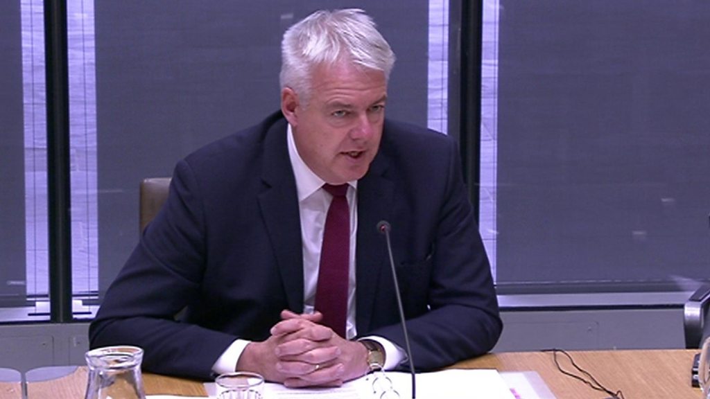 Carwyn Jones: PM needs Brexit advice from outside 'bubble'